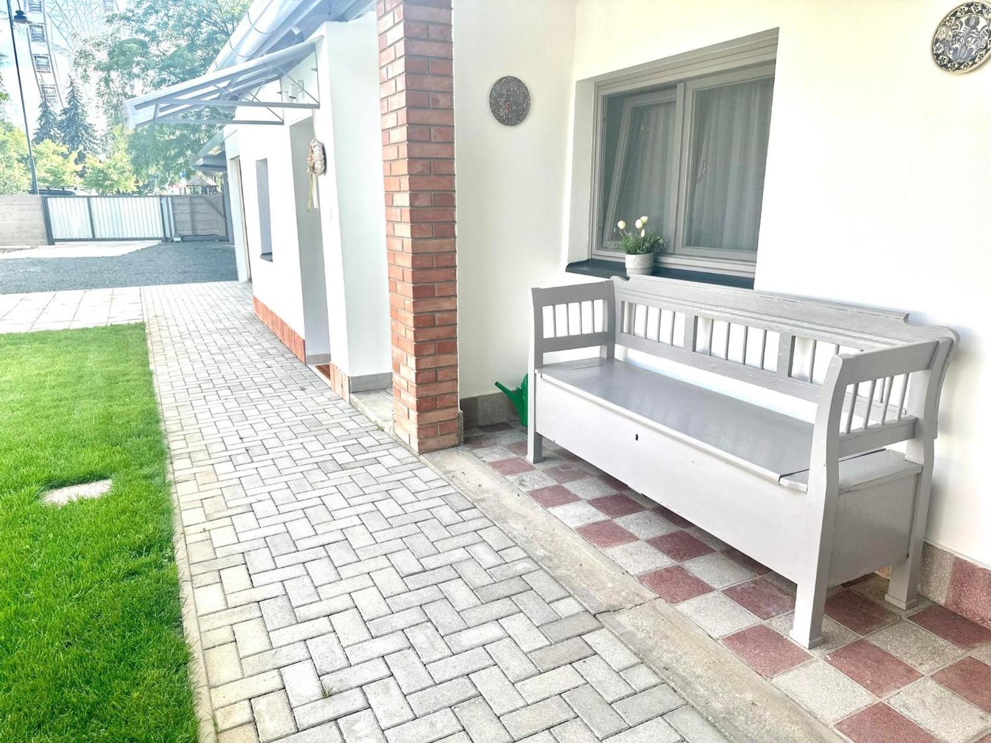 Tuenderkert Apartman Gyula Exteriér fotografie