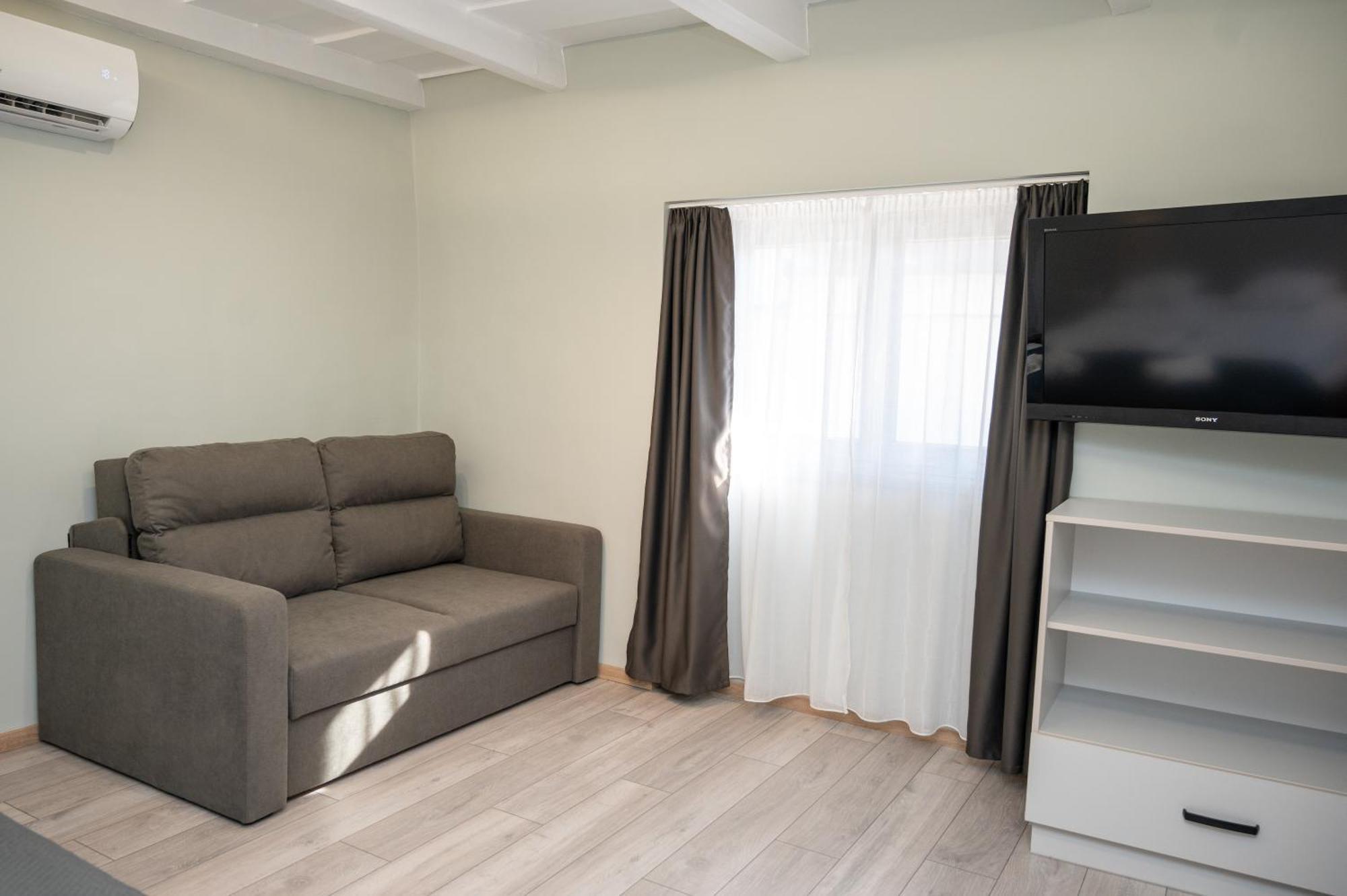 Tuenderkert Apartman Gyula Exteriér fotografie