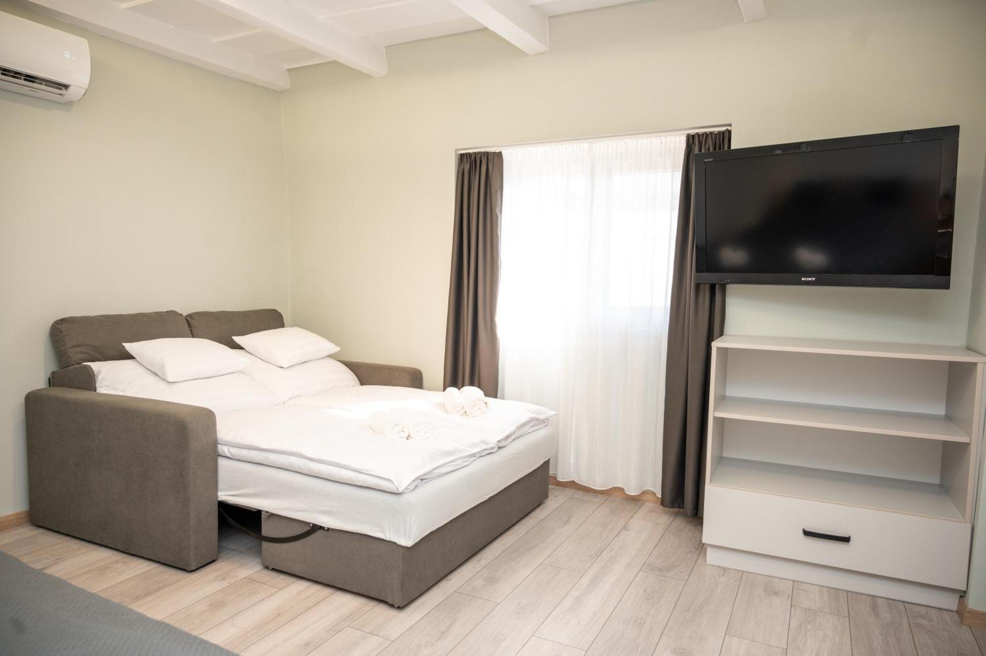 Tuenderkert Apartman Gyula Exteriér fotografie