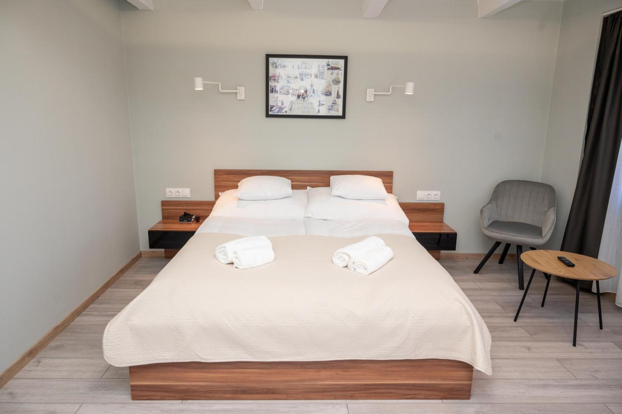 Tuenderkert Apartman Gyula Exteriér fotografie